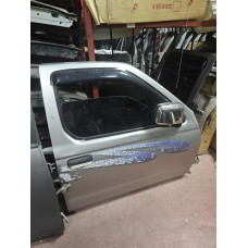 Nissan skystar çıkma orjinal sağ ön kapı