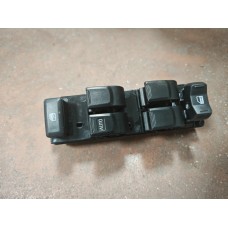 Isuzu d max euro4 2007-2012 yan sanayi yeni 4 ıü cam düğmesi Isuzu d max euro4 2007-2012 yan sanayi yeni 4 ıü cam düğmesi