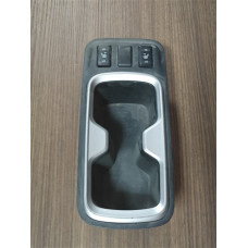 Nissan navara çıkma orjinal ys23 euro6 orta konsol bardaklık Nissan navara çıkma orjinal ys23 euro6 orta konsol bardaklık