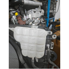 Nissan navara çıkma euro6 ys23 yedek su bidonu Nissan navara çıkma euro6 ys23 yedek su bidonu