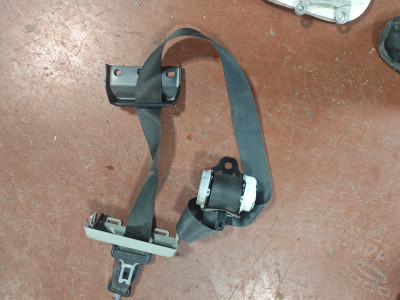 toyota hilux çıkma orjinal emniyet kemeri toyota hilux çıkma orjinal emniyet kemeri