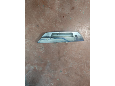 toyota hilux çıkma orjinal 2023 model bagaj açma kolu toyota hilux çıkma orjinal 2023 model bagaj açma kolu