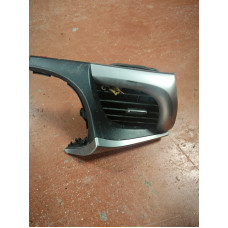 Toyota hilux çıkma orjinal sağ hava ızgarası Toyota hilux çıkma orjinal sağ hava ızgarası