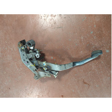 Toyota hilux çıkma orjinal 2023 debriyaj pedalı Toyota hilux çıkma orjinal 2023 debriyaj pedalı