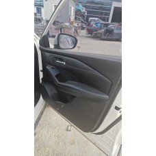 Nissan qashqai 2022 model orijinal çıkma sağ ön kapı döşemesi Nissan qashqai 2022 model orijinal çıkma sağ ön kapı döşemesi